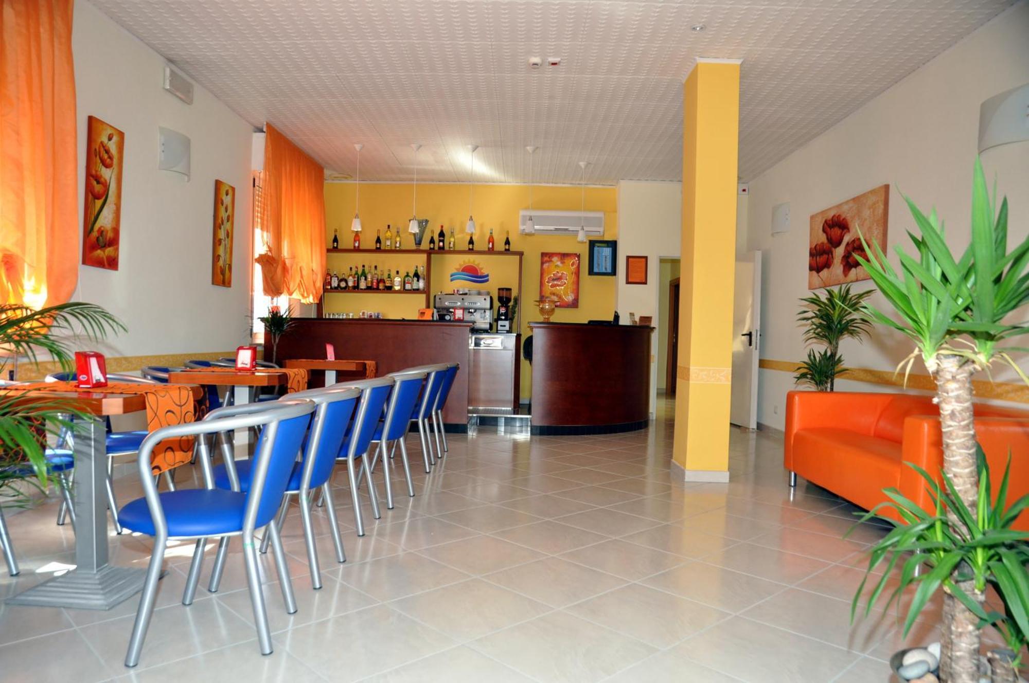 Hotel Holiday Beach 2*