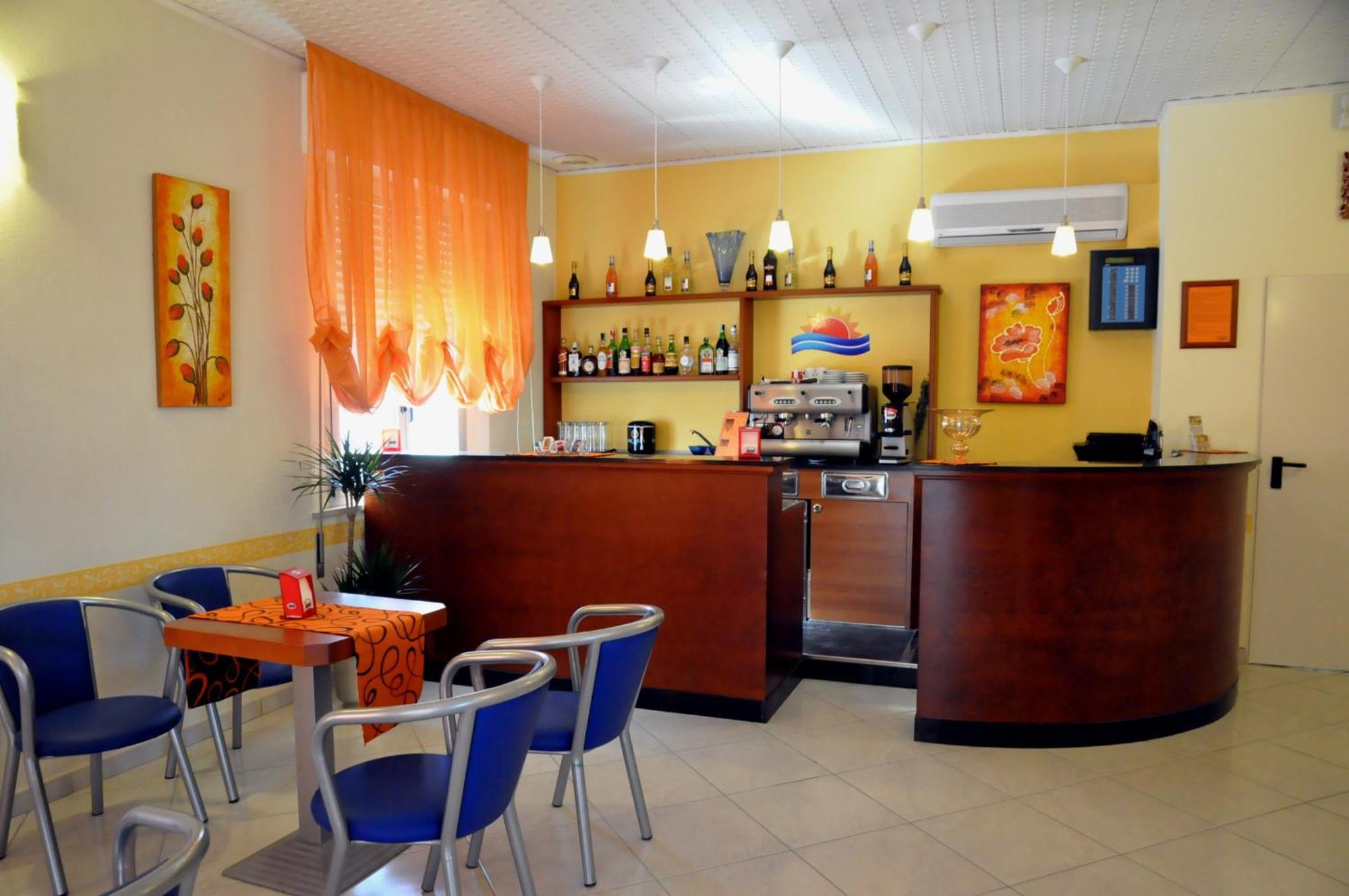 Hotel Holiday Beach 2*